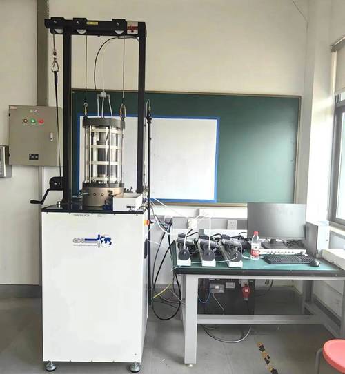 上海大学真三轴,空心扭剪及大直径动三轴设备投入使用